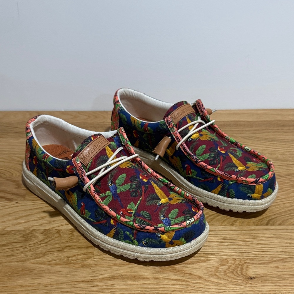 Heydude x Margaritaville size 8 Parrot Print Casual Sneakers BRAND NEW